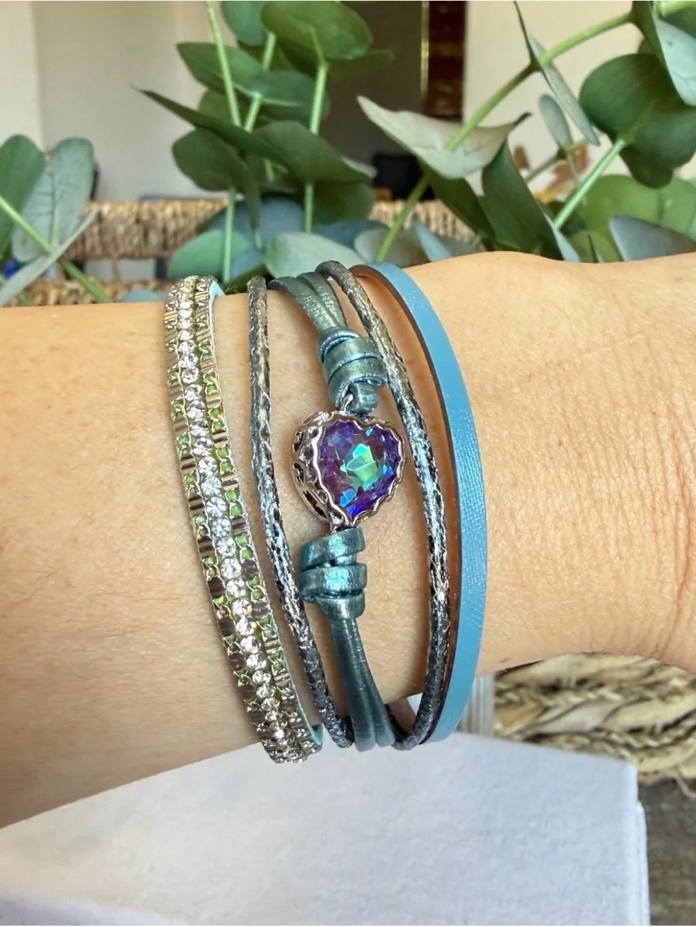 Ryze Party Vegan Leather Wrap Bracelet Heart Crystal Magnetic Clasp 7.5